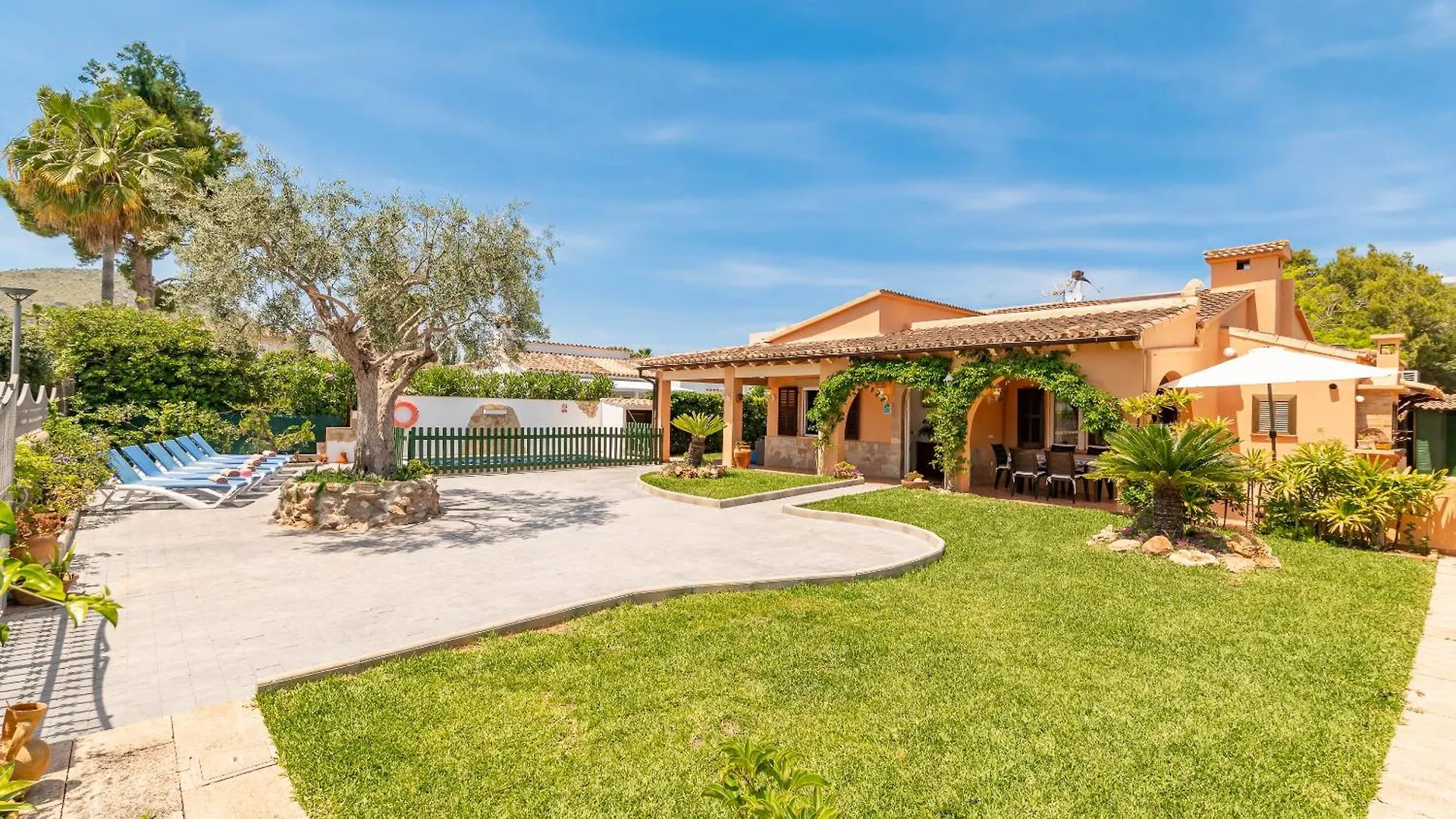 Villa Bellota By Sealand Villas location